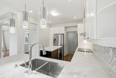 1321 Kenmark Avenue • Oshawa, ON photo 9