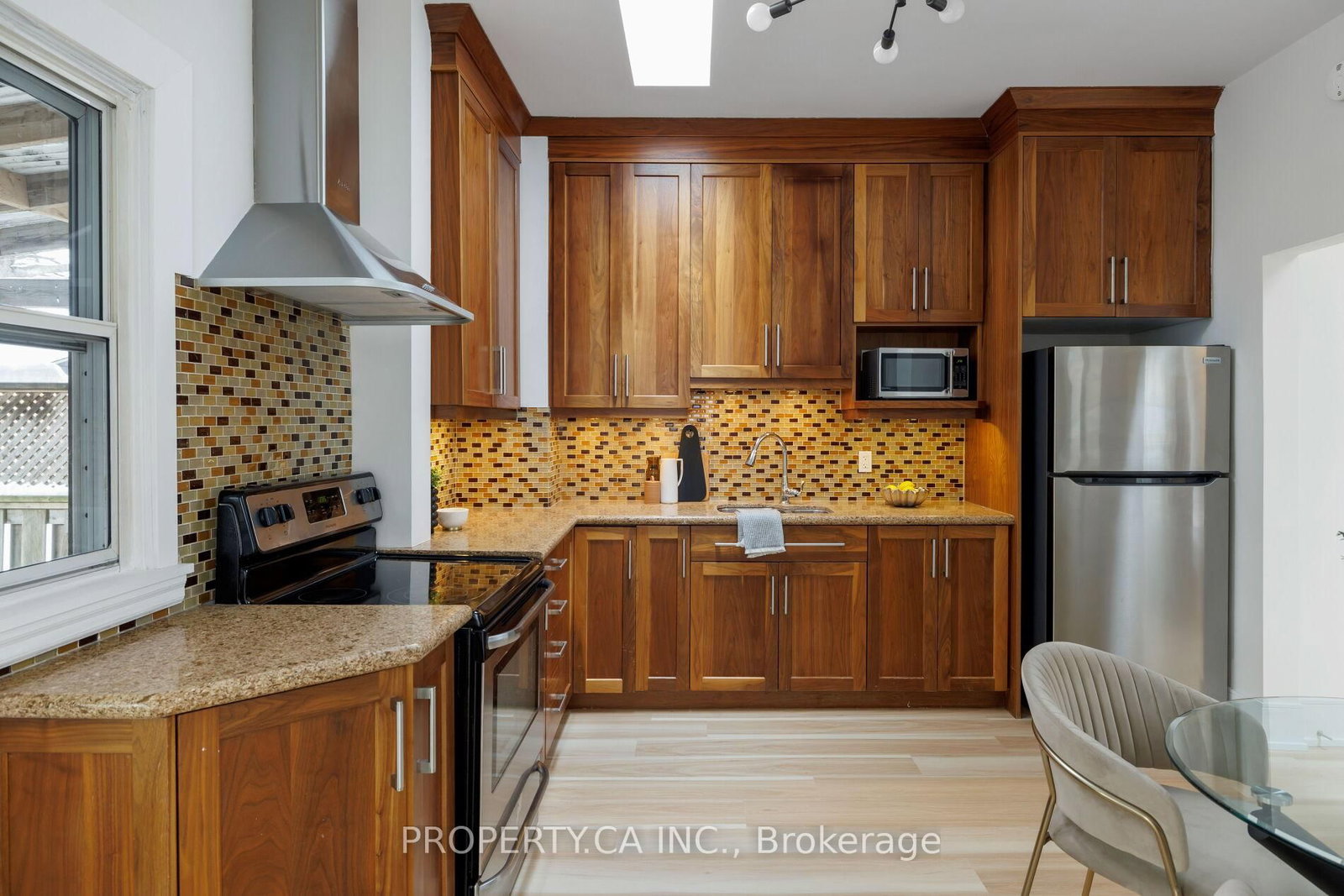 332 Woodfield Road • Toronto, ON photo 7