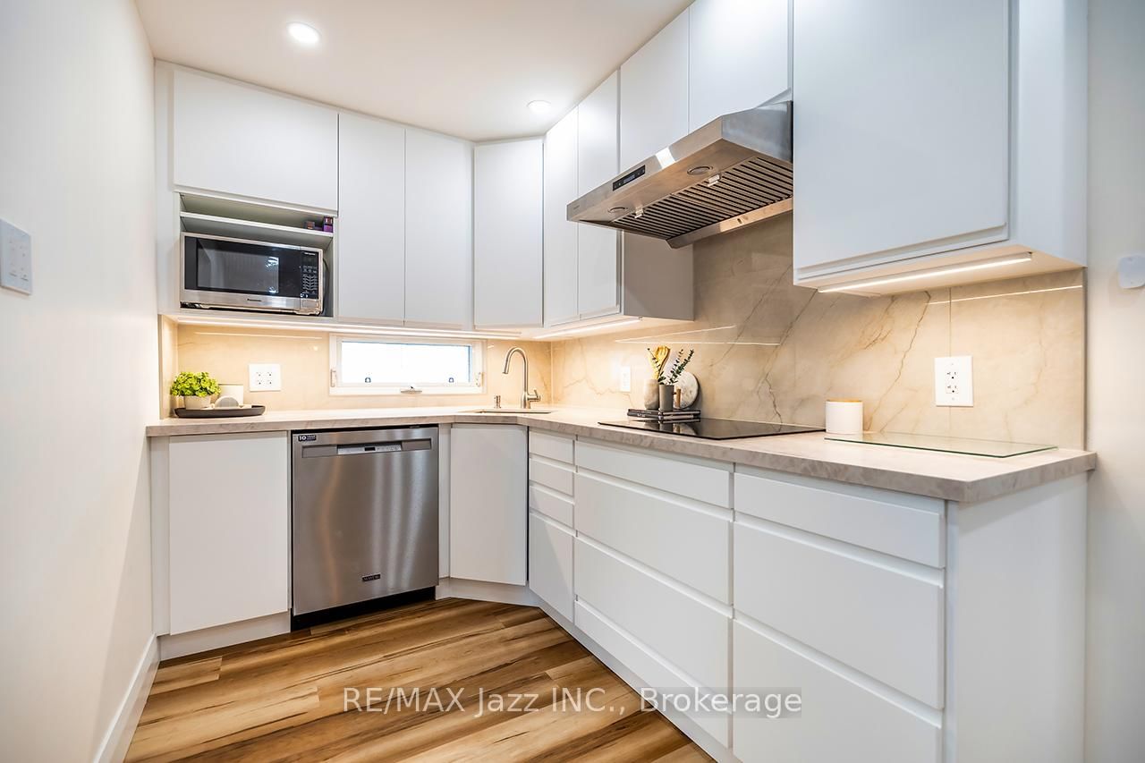 4 Maple Street • Ajax, ON photo 9