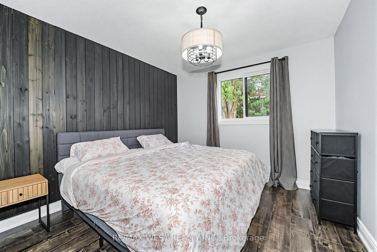641 Deauville Court • Oshawa, ON photo 4