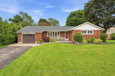 11 Lynwood Avenue