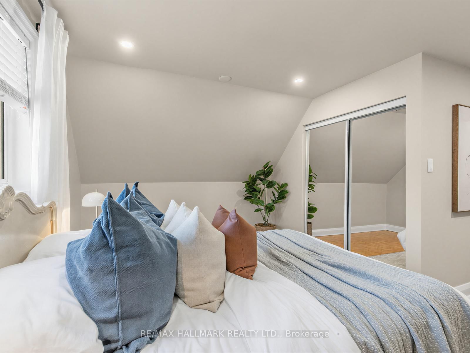 239 Torrens Avenue • Toronto, ON photo 23