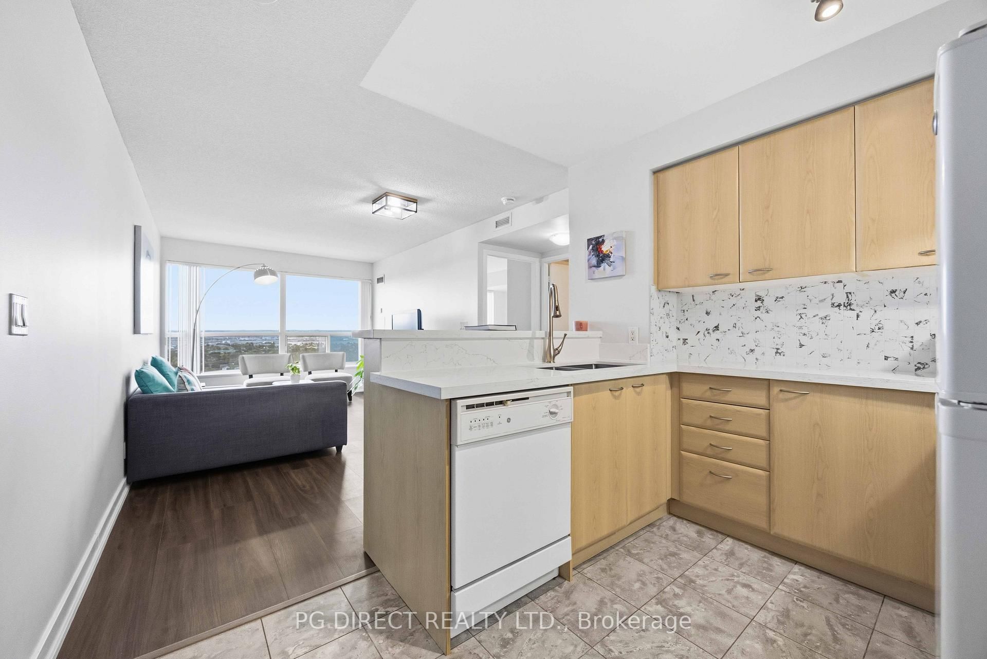 38 Lee Centre Drive, Unit 2716
