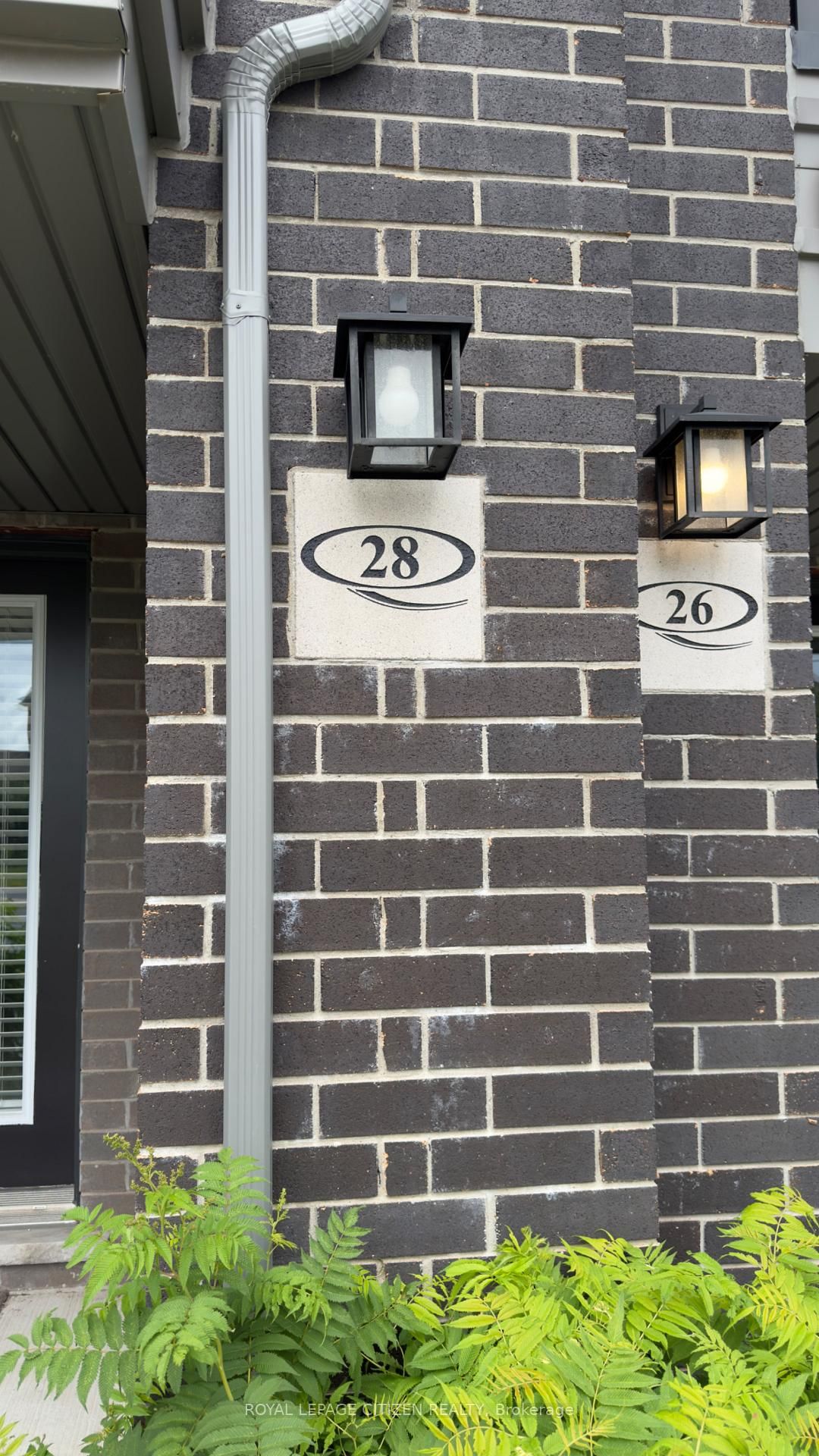 28 Emmas Way W