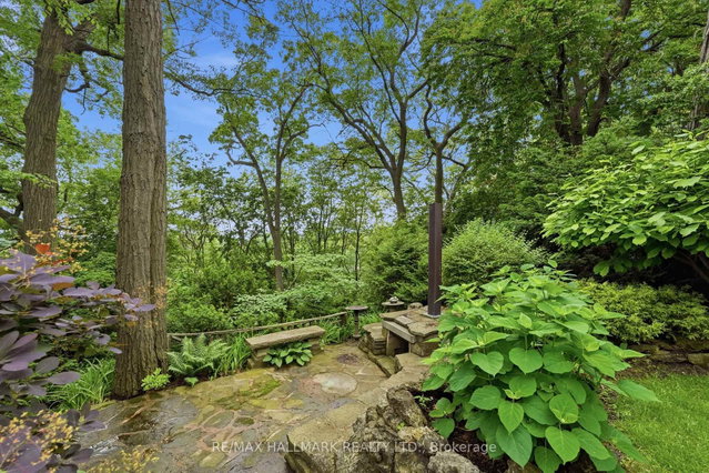 31 Glen Oak Drive