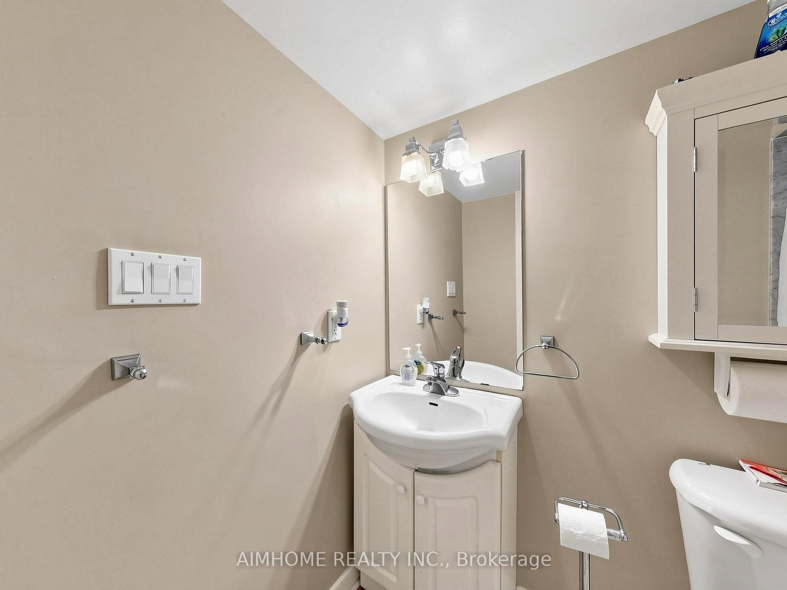 1089 E Dundas Street • Toronto, ON photo 11
