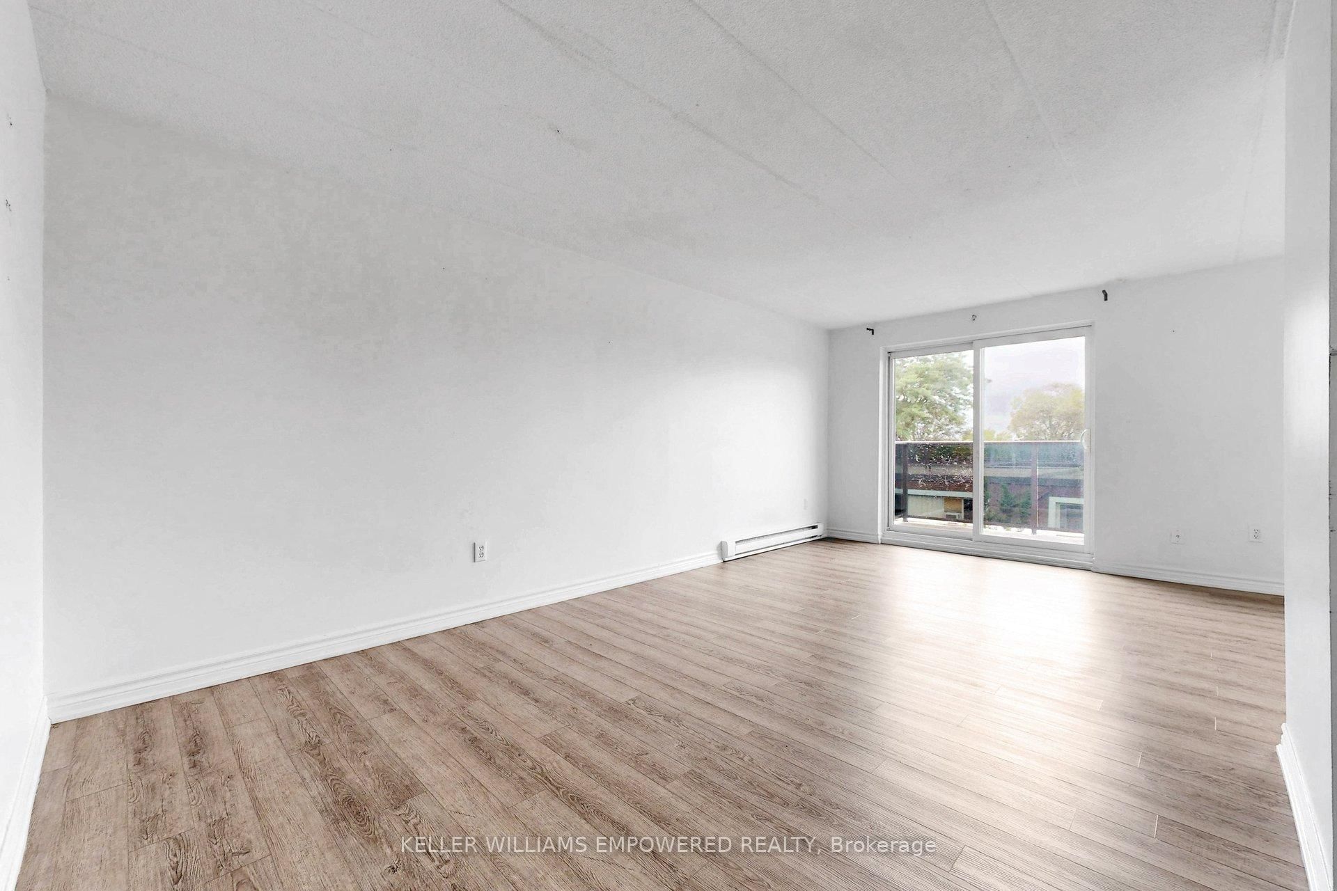 43 Taunton Road E, Unit 36