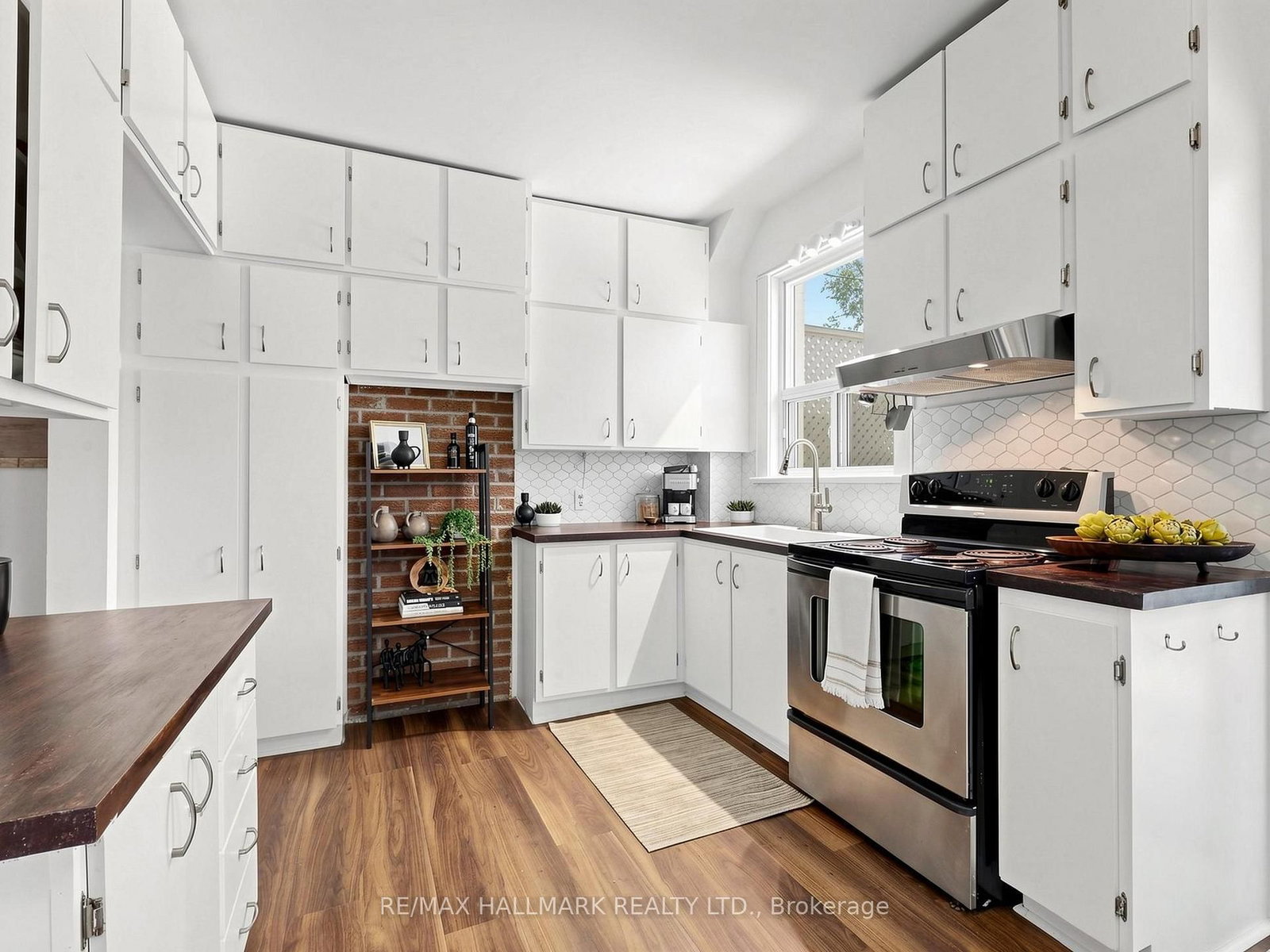 12 Richard Avenue • Toronto, ON photo 9