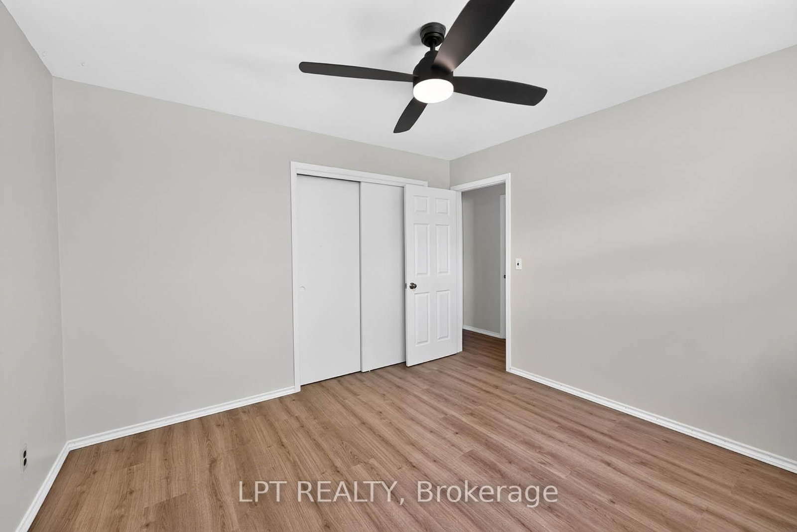 340 Fairlawn Street • Oshawa, ON photo 17