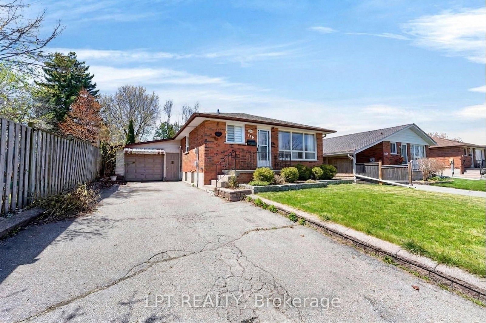 340 Fairlawn Street • Oshawa, ON photo 3