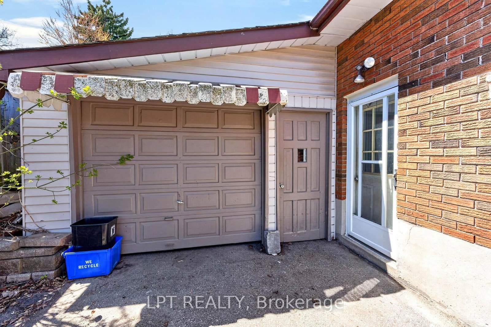 340 Fairlawn Street • Oshawa, ON photo 41