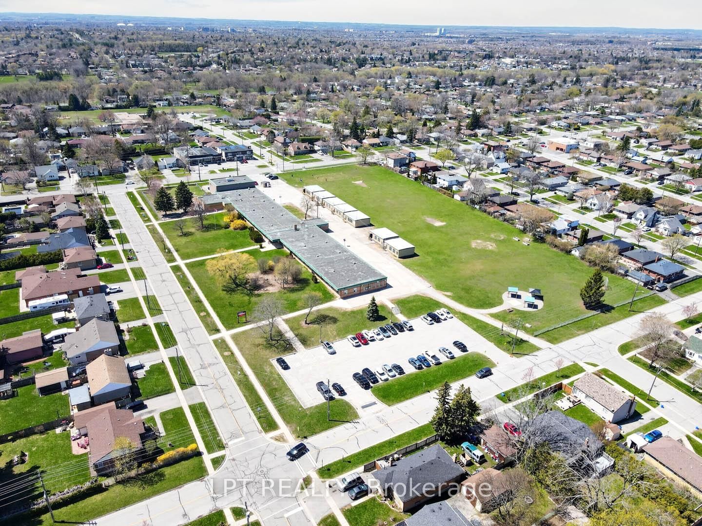 340 Fairlawn Street • Oshawa, ON photo 46
