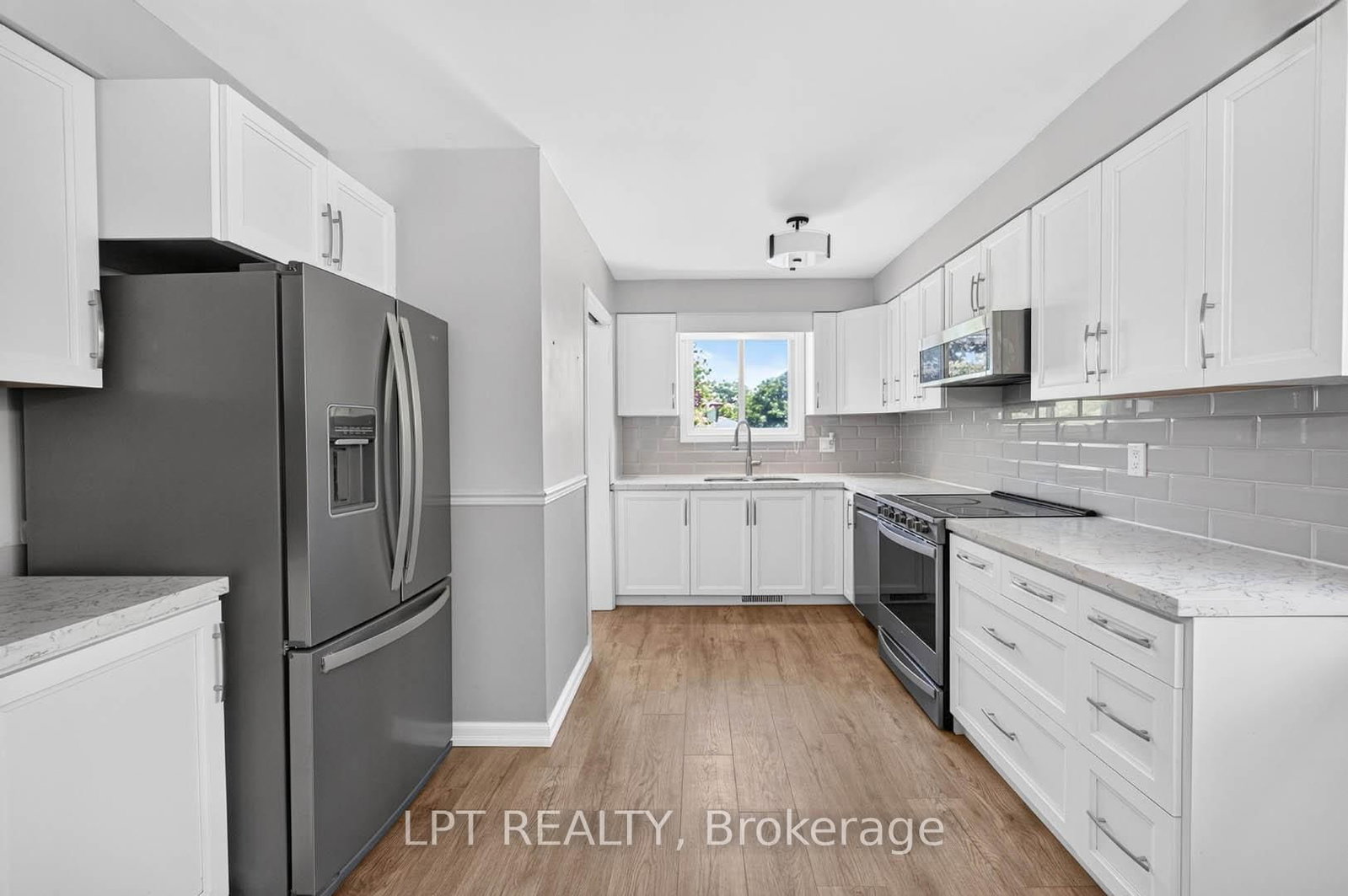 340 Fairlawn Street • Oshawa, ON photo 8
