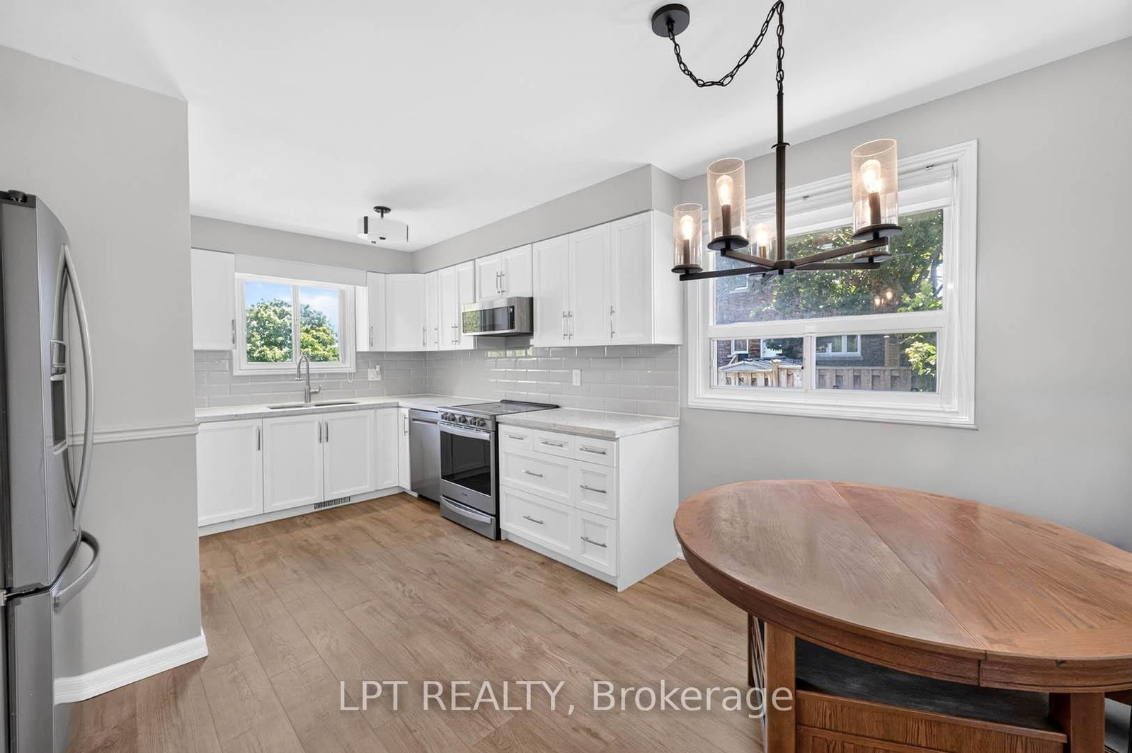 340 Fairlawn Street • Oshawa, ON photo 9