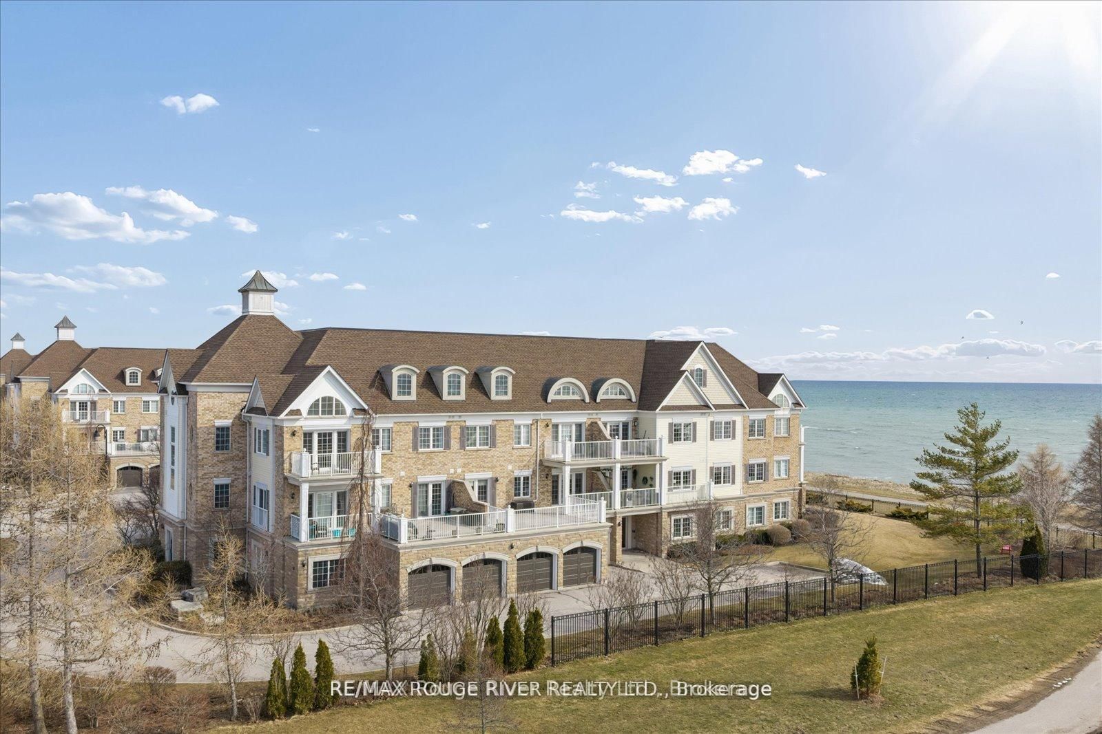 395 Lakebreeze Drive • #306 • Clarington, ON photo 1