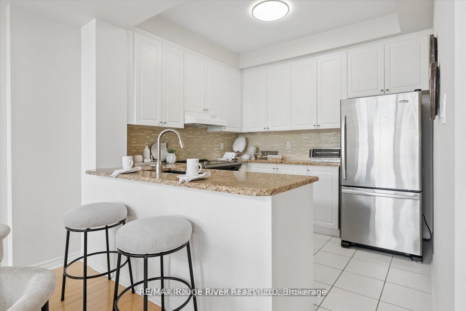 395 Lakebreeze Drive • #306 • Clarington, ON photo 13