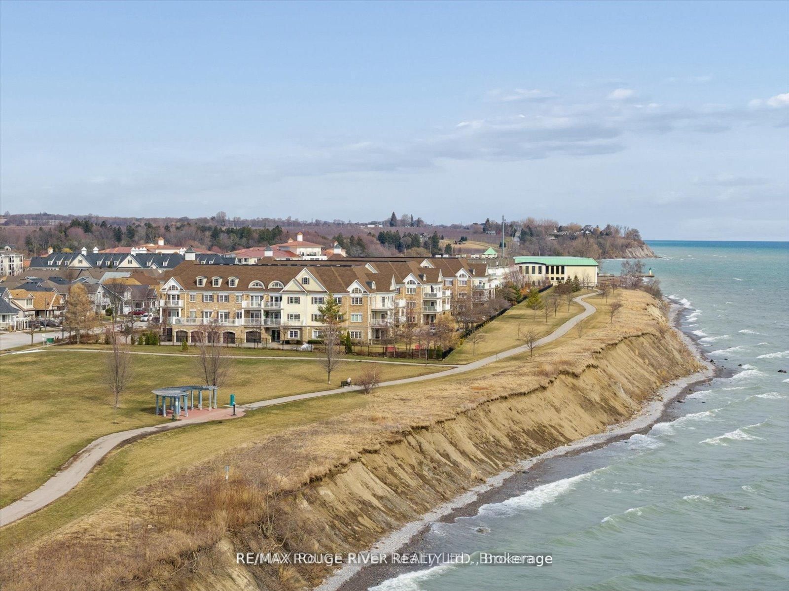395 Lakebreeze Drive • #306 • Clarington, ON photo 3