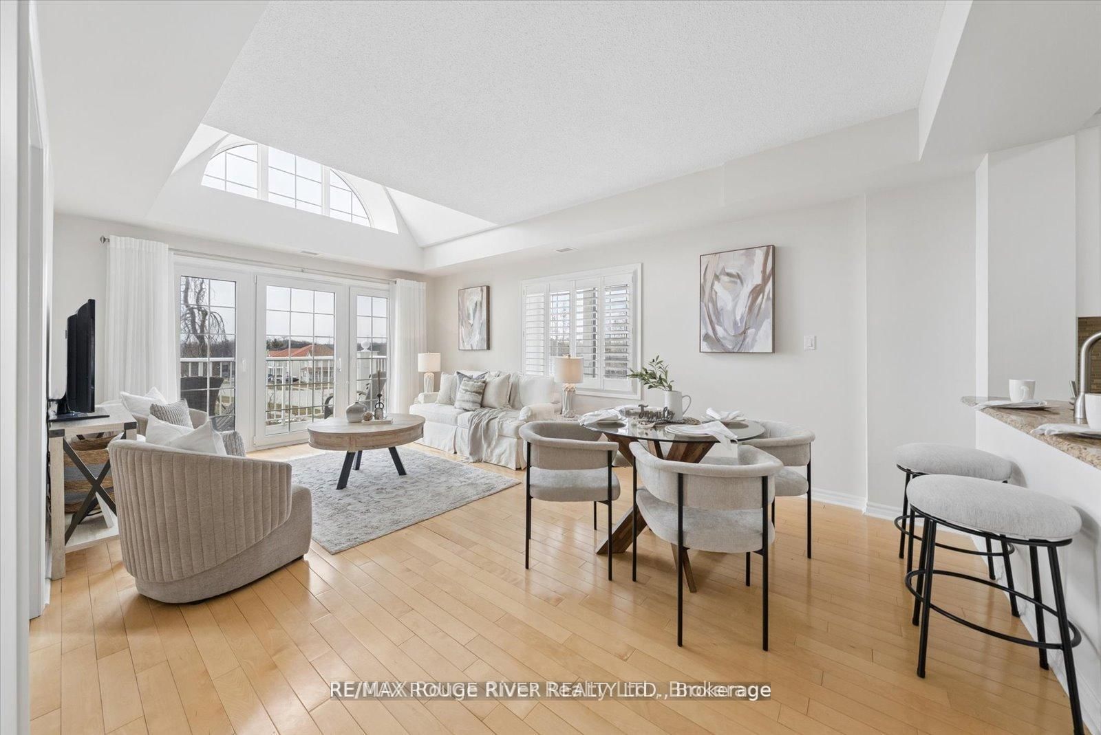 395 Lakebreeze Drive • #306 • Clarington, ON photo 8
