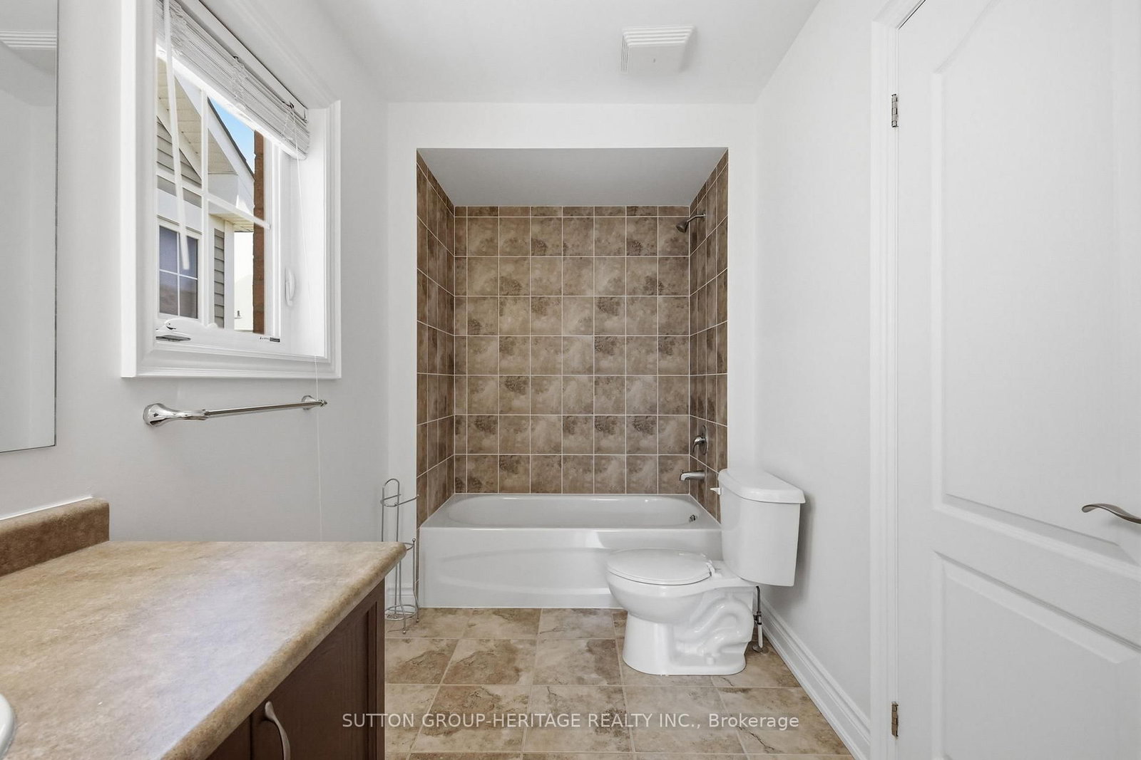 58 Gerry Ravary Place • Whitby, ON photo 20