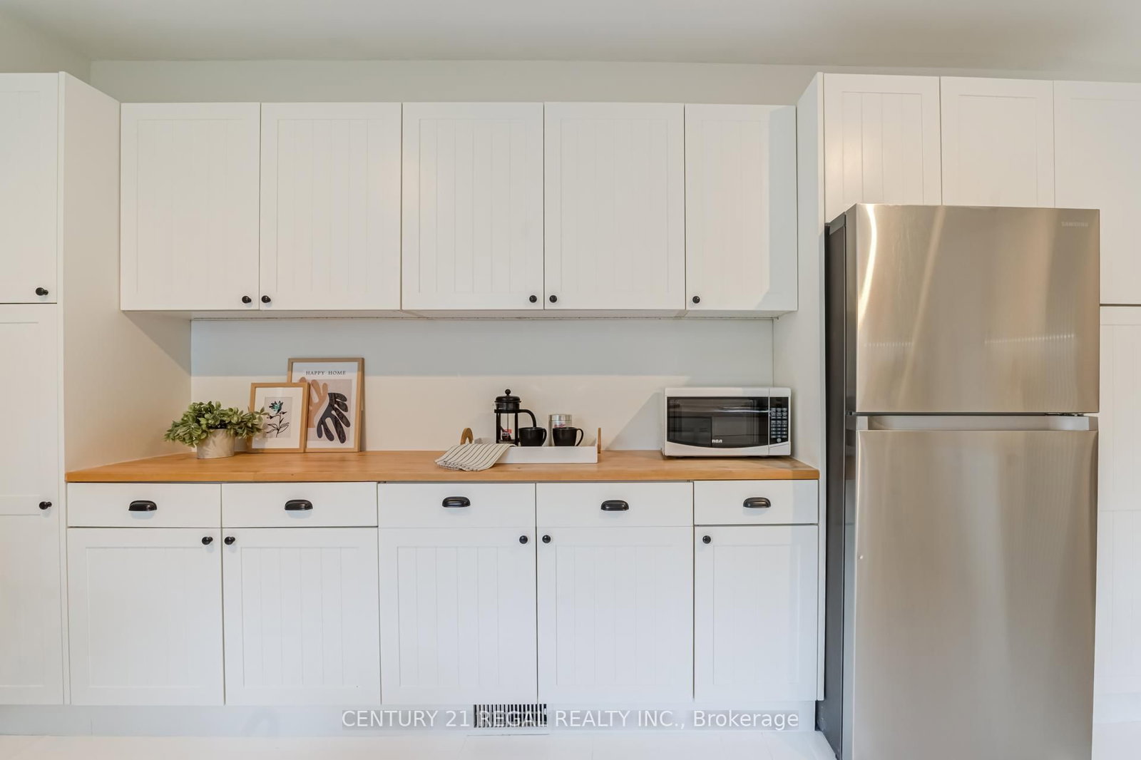 213 Boulton Avenue • Toronto, ON photo 17