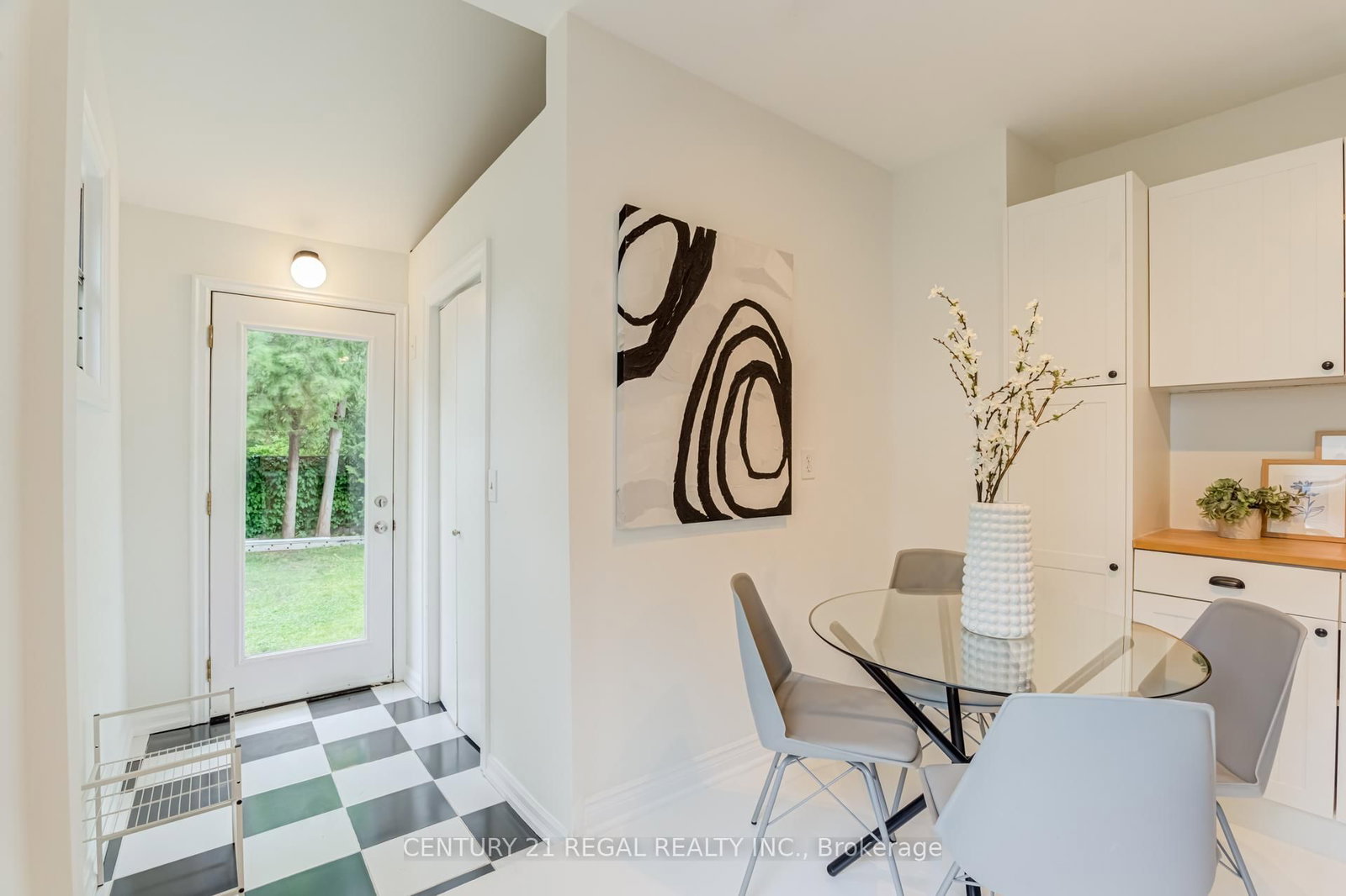 213 Boulton Avenue • Toronto, ON photo 19