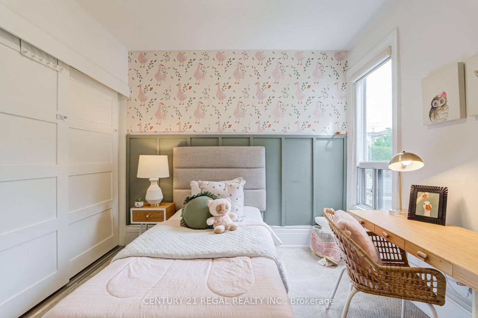 213 Boulton Avenue • Toronto, ON photo 24