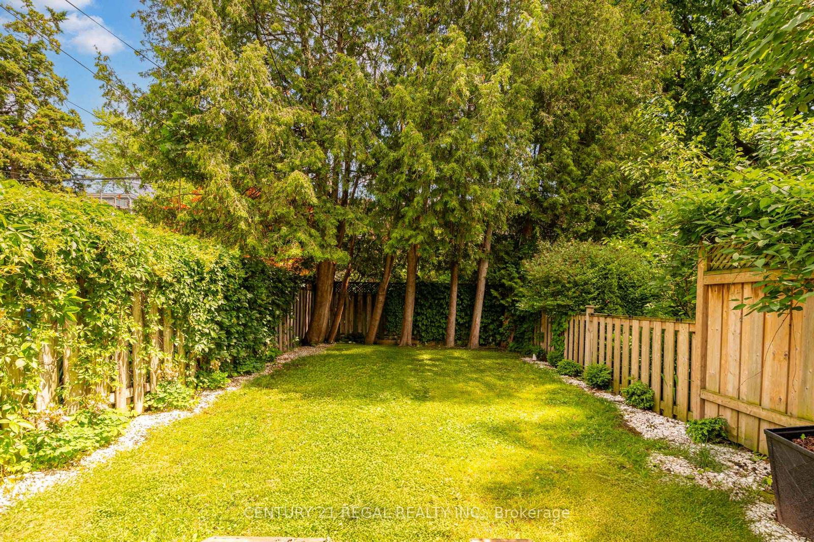 213 Boulton Avenue • Toronto, ON photo 50