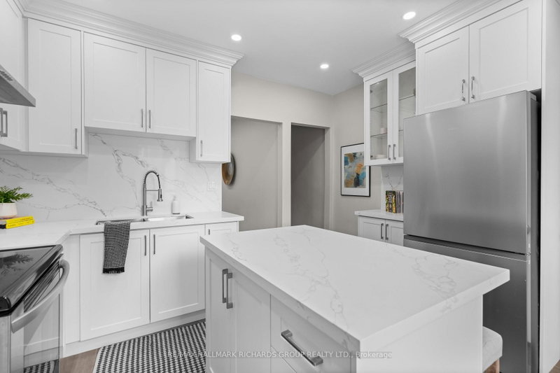 898 Greenwood Toronto,ON M4J 4B8 — Photo 11