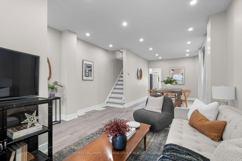 898 Greenwood Toronto,ON M4J 4B8 — Photo 5