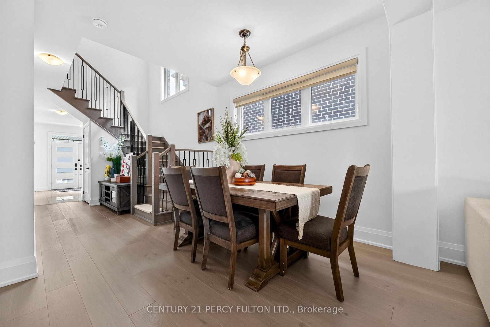 1477 Mockingbird Square • Pickering, ON photo 8