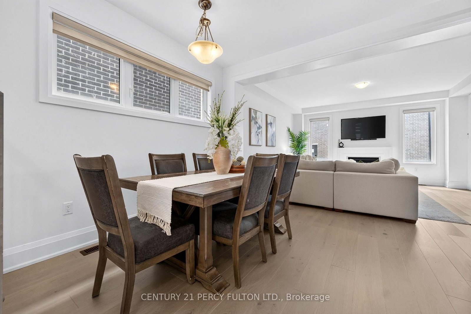 1477 Mockingbird Square • Pickering, ON photo 9