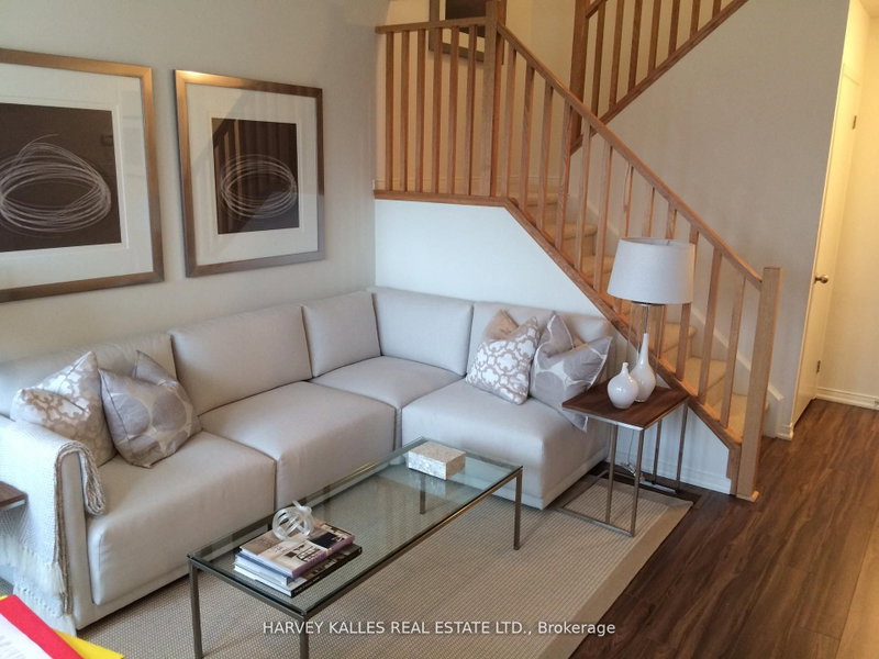 home for lease on 11-1971 Victoria Park Avenue