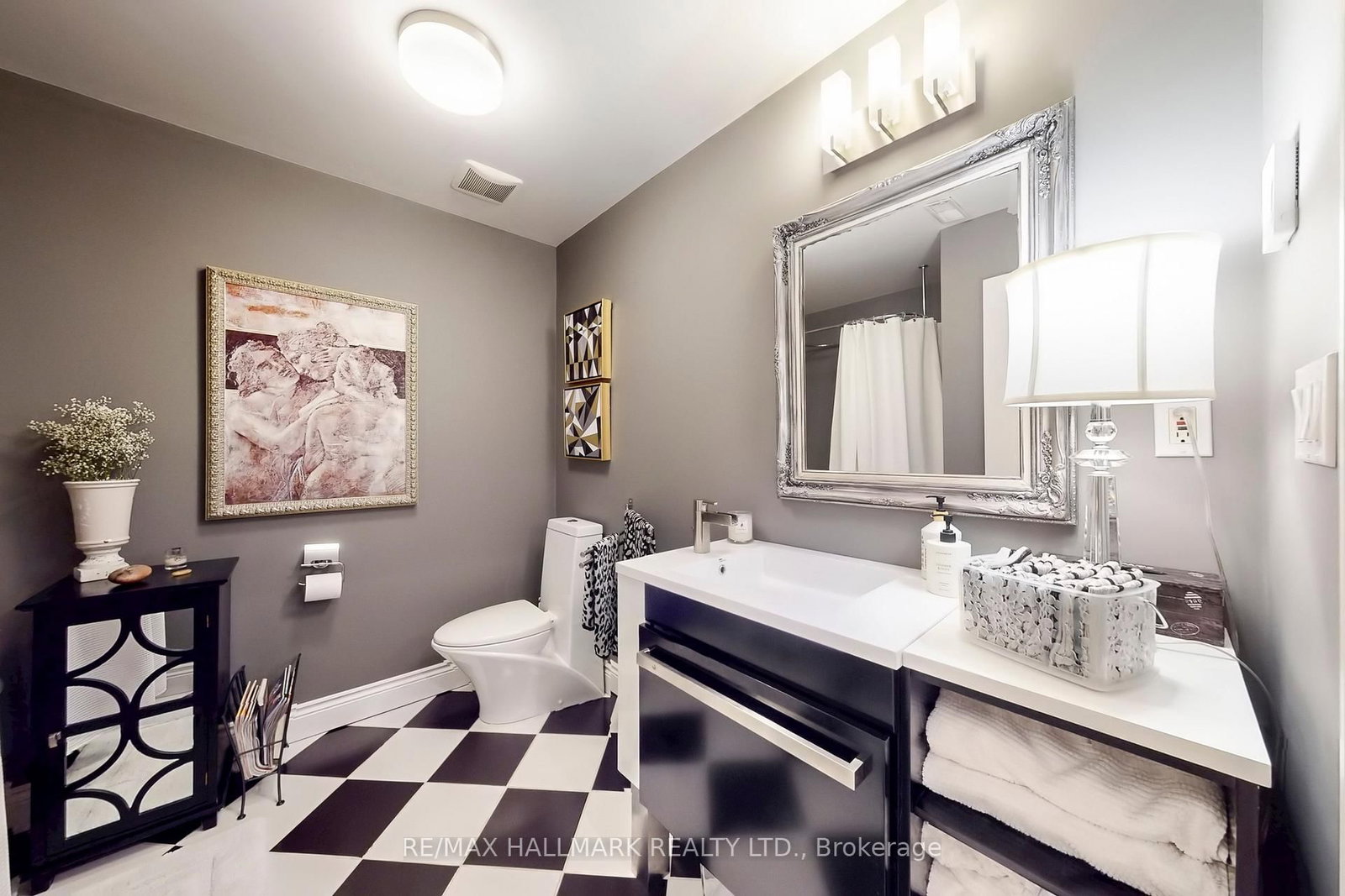 2184 E Queen Street • Toronto, ON photo 21