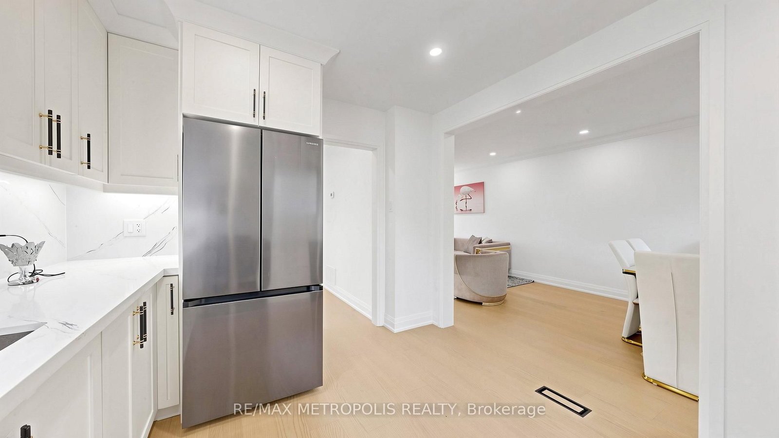 12 Romulus Drive • Toronto, ON photo 17