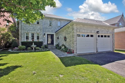 22 Lahaye Drive • Whitby, ON photo 3
