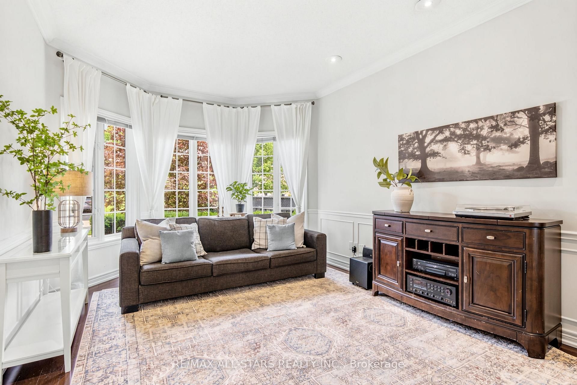 4 Dennis Drive