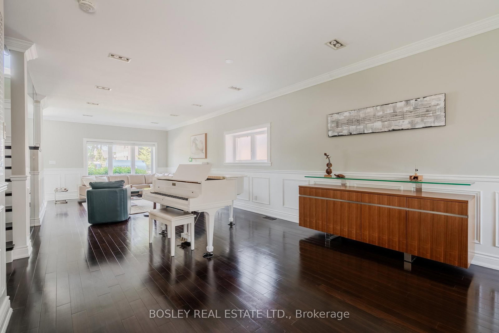 1599 Woodbine Heights Boulevard • Toronto, ON photo 11
