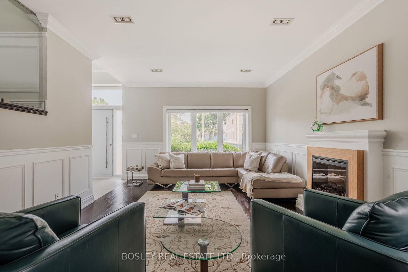 1599 Woodbine Heights Boulevard • Toronto, ON photo 8