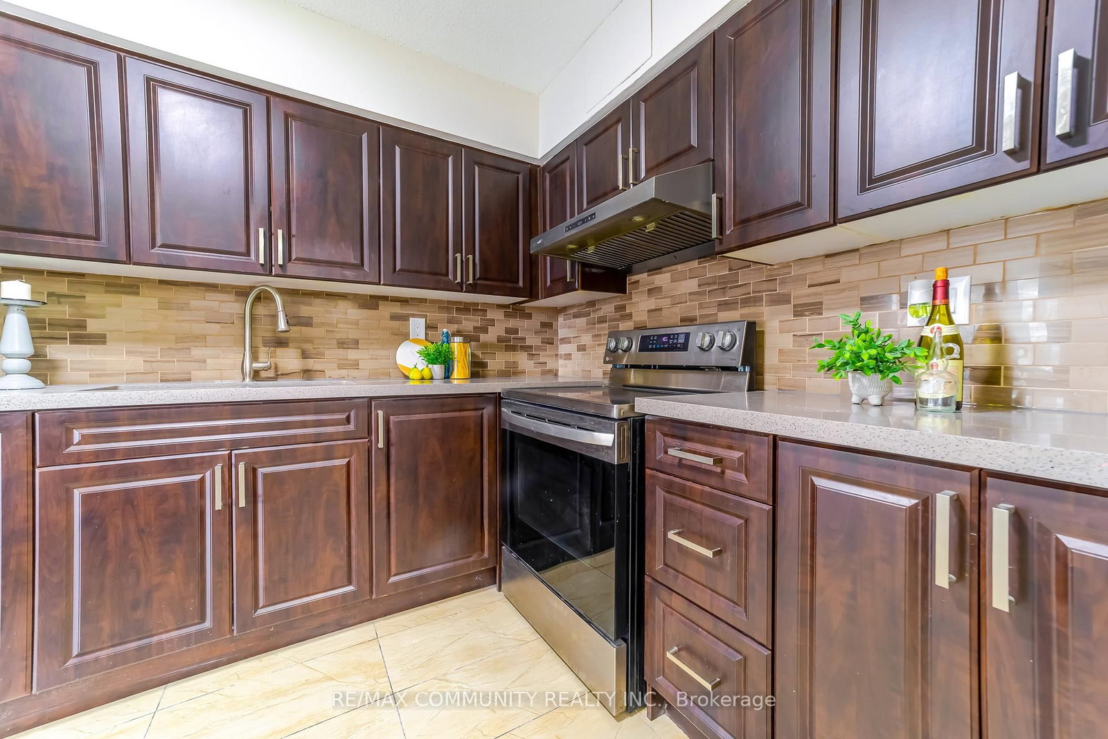 3380 Eglinton Avenue E • #511 • Toronto, ON photo 17