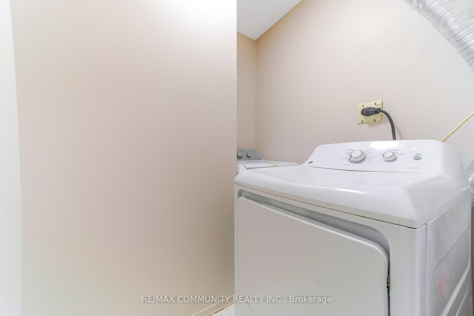 3380 Eglinton Avenue E • #511 • Toronto, ON photo 26