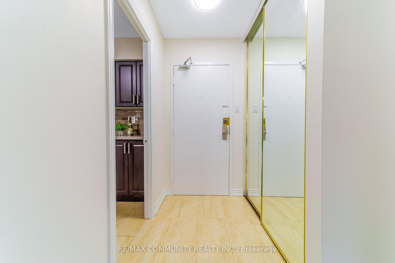 3380 Eglinton Avenue E • #511 • Toronto, ON photo 8