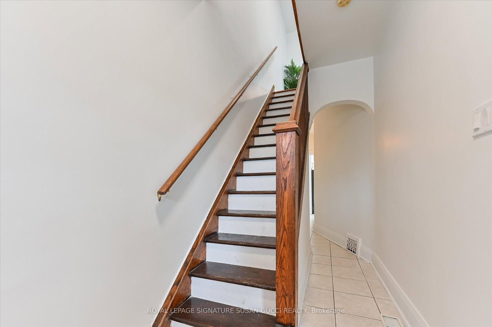 510 Glebeholme Boulevard • Toronto, ON photo 14