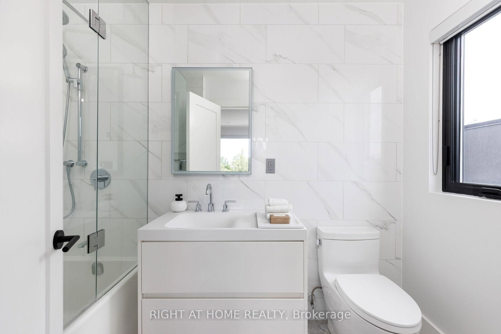 10 Milton Road • Toronto, ON photo 39