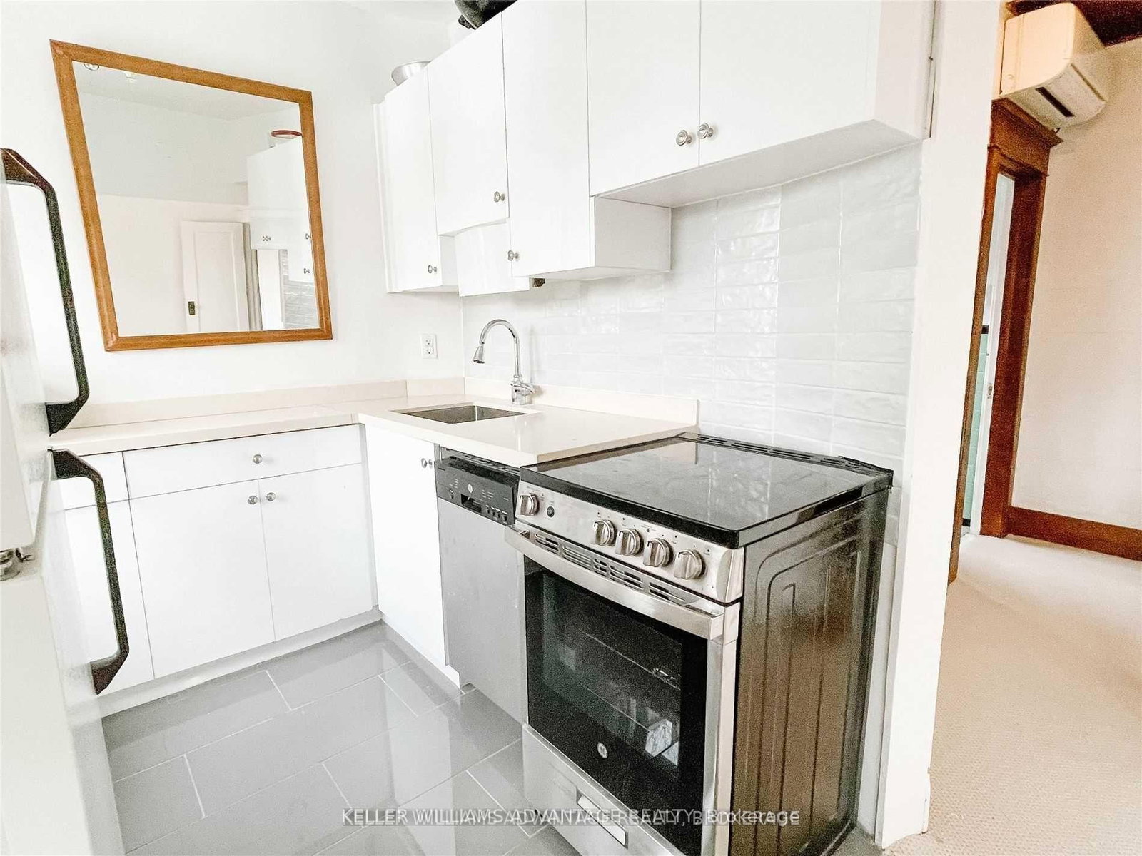 #Upper - 98 Woodycrest Avenue, Toronto 2