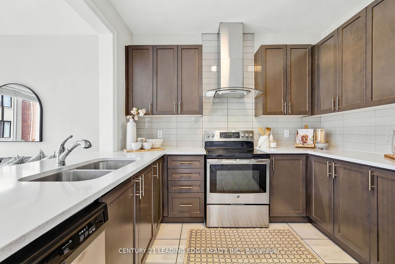 27 Christine Elliott Avenue • Whitby, ON photo 11