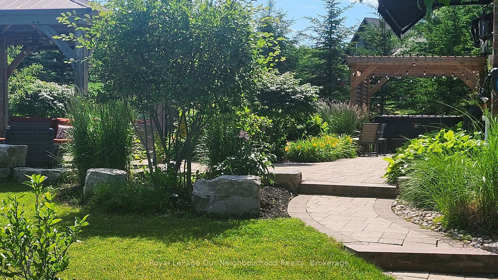 9 POWERS Court • Clarington, ON photo 43
