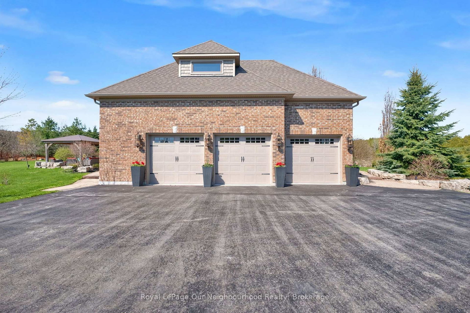 9 POWERS Court • Clarington, ON photo 46