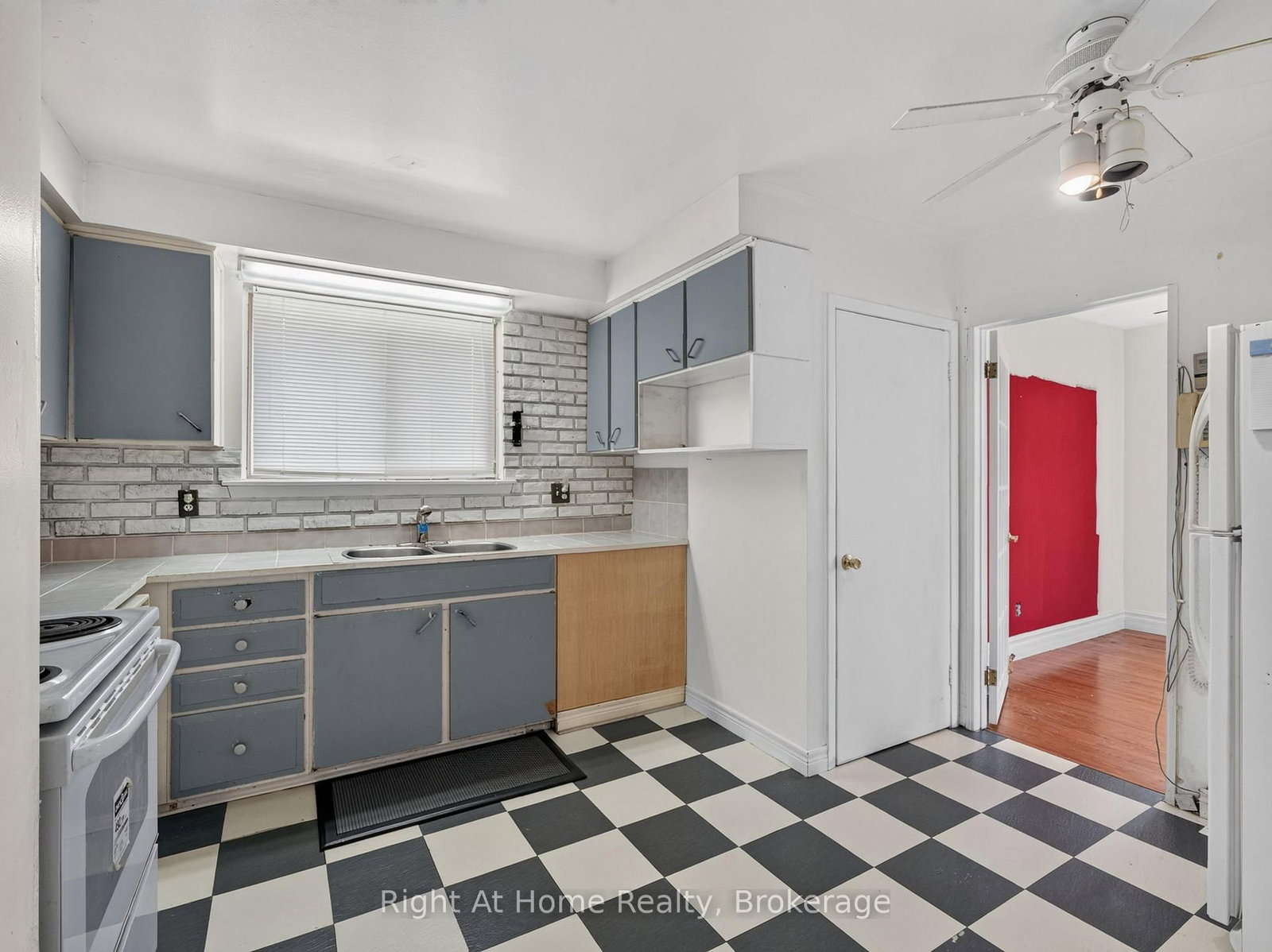 833 Vicki Drive • Pickering, ON photo 11