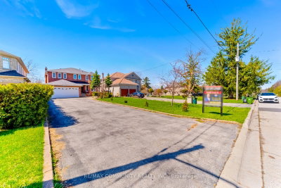 56 Cedar Brae Boulevard