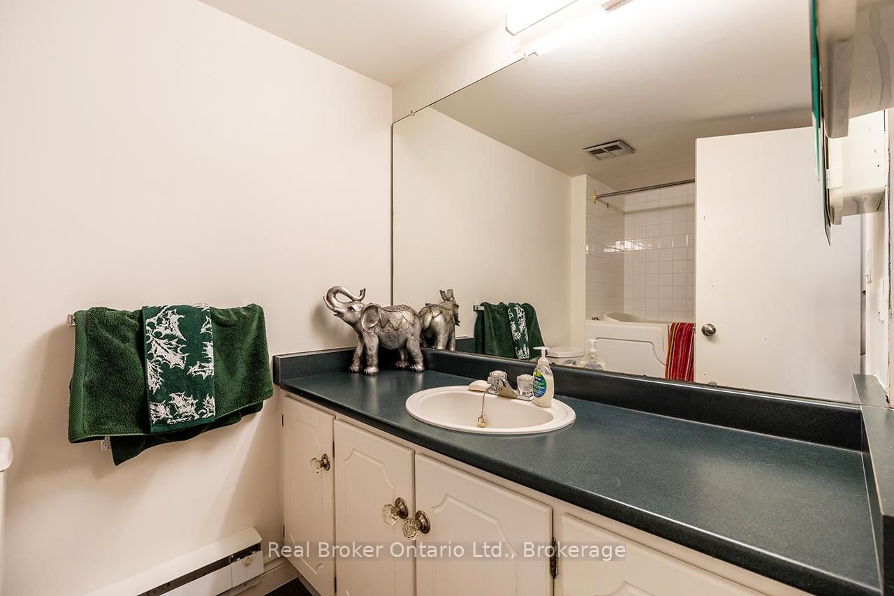 50 E Richmond Street • #623 • Oshawa, ON photo 18